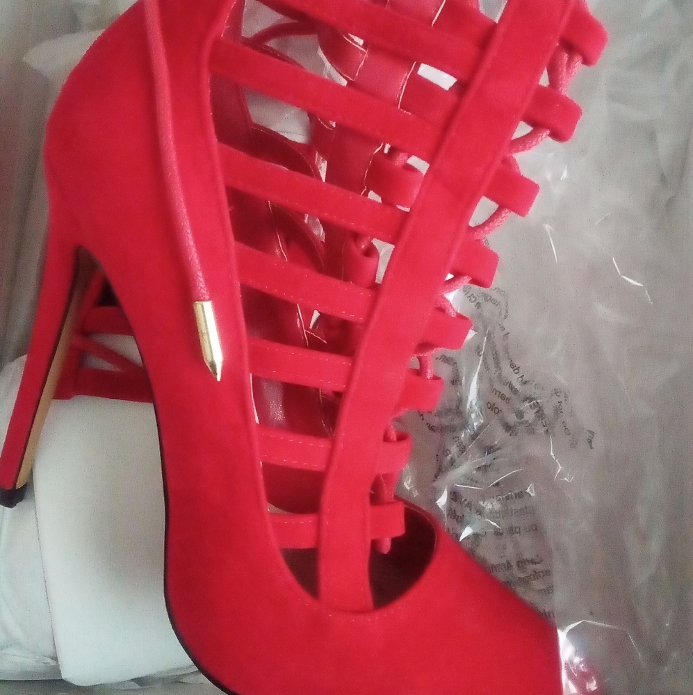 Heels - Picture 2 of 2
